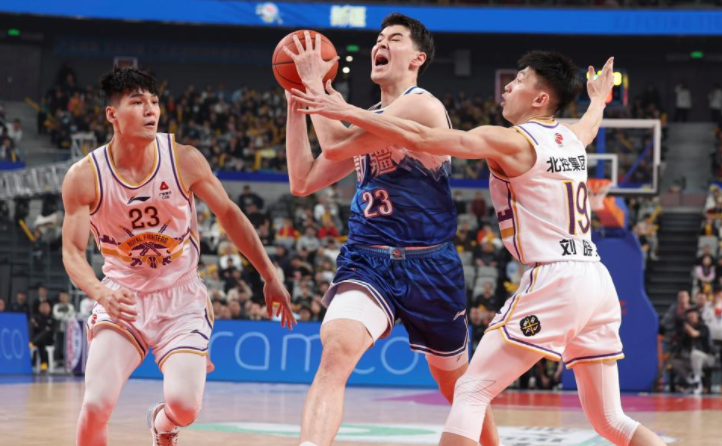 爱游戏官网-球赛风云再起，胜负难料悬念重重的简单介绍