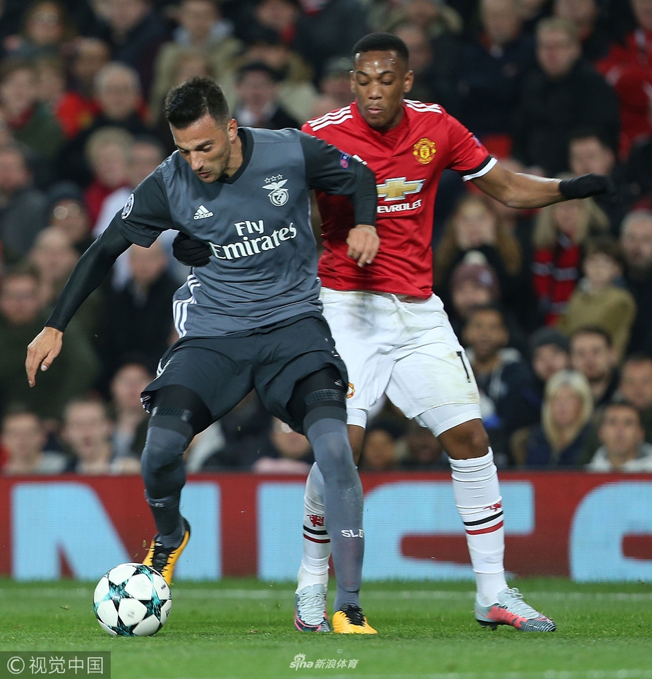 爱游戏-马夏尔射门拦截，曼联止步欧冠第强的简单介绍