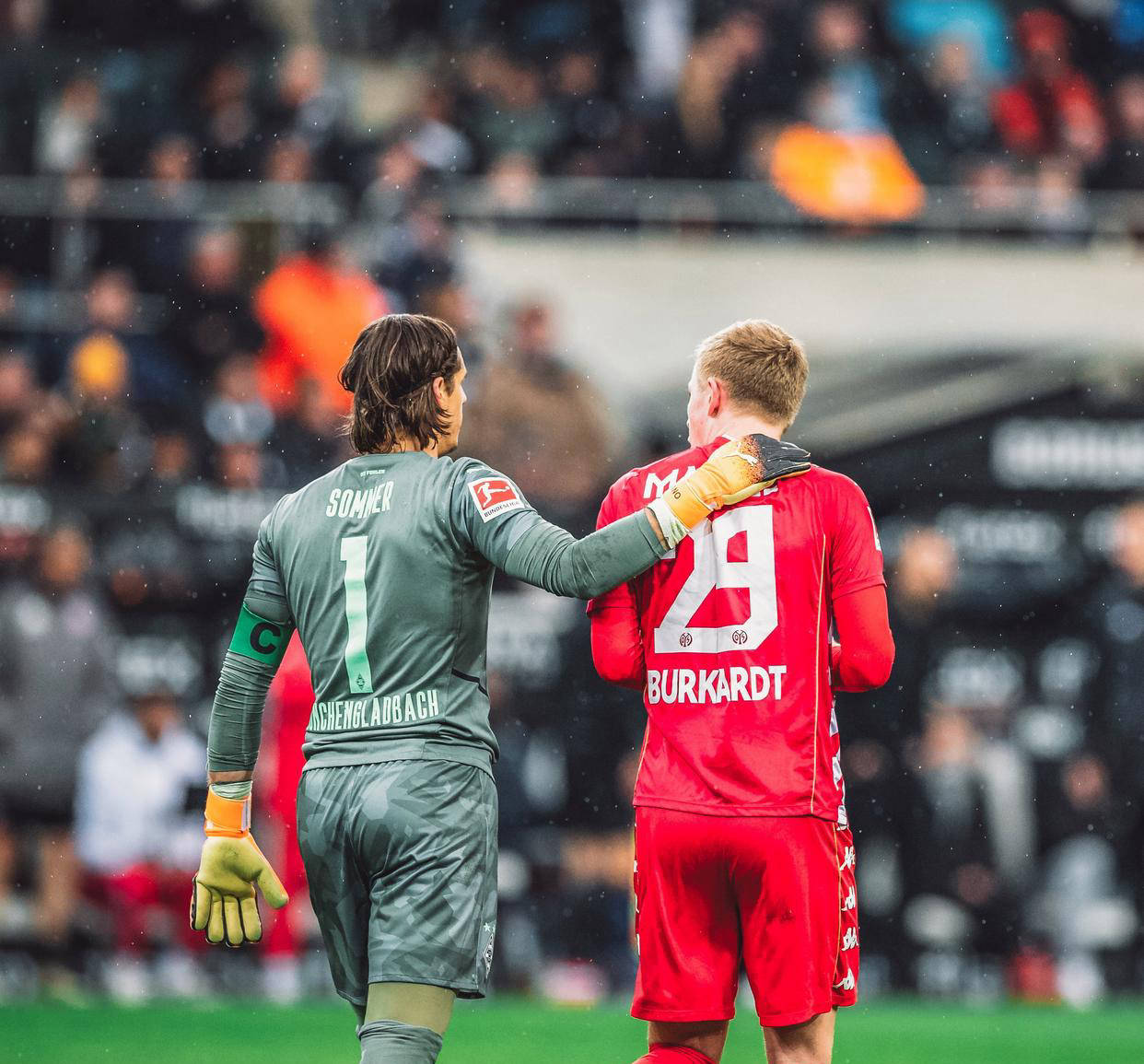 爱游戏中国官网-门兴格拉德巴赫队球员在聚会中产生不和，俱乐部是否会介入？