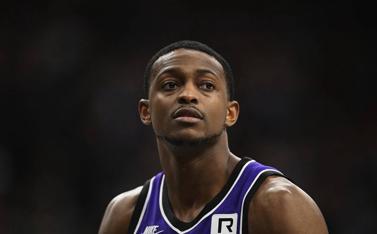 马刺前锋火力全开,全队气势如虹备战季后赛 马刺前锋火力全开,全队气势如虹备战季后赛