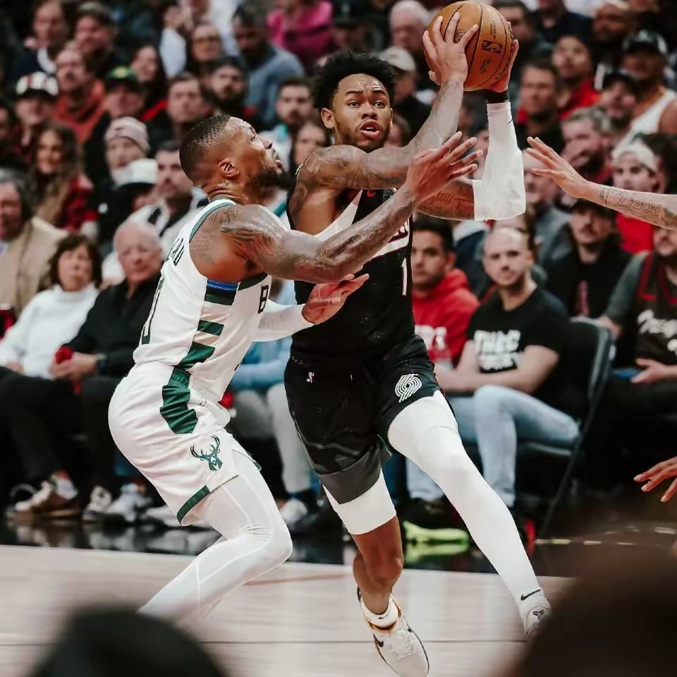 雄鹿胜掘金,字母哥砍下三十分高效率 雄鹿胜掘金,字母哥砍下三十分高效率