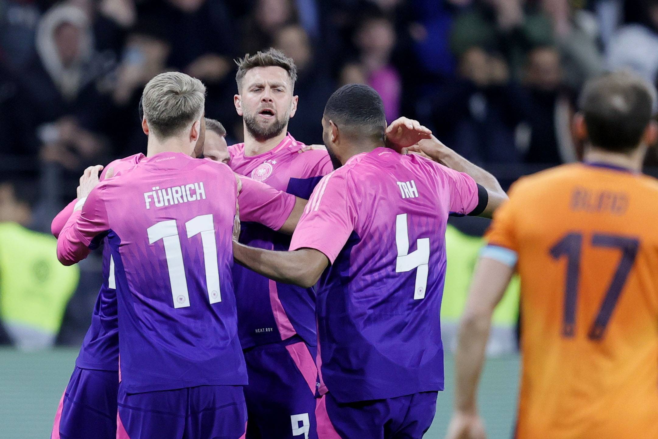 苏格兰队在比赛中表现出色成功晋级