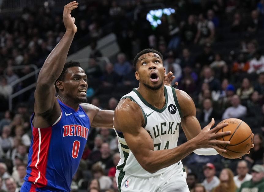 爱游戏亚洲官网-雄鹿vs篮网，字母哥压哨绝杀拯救比赛的简单介绍