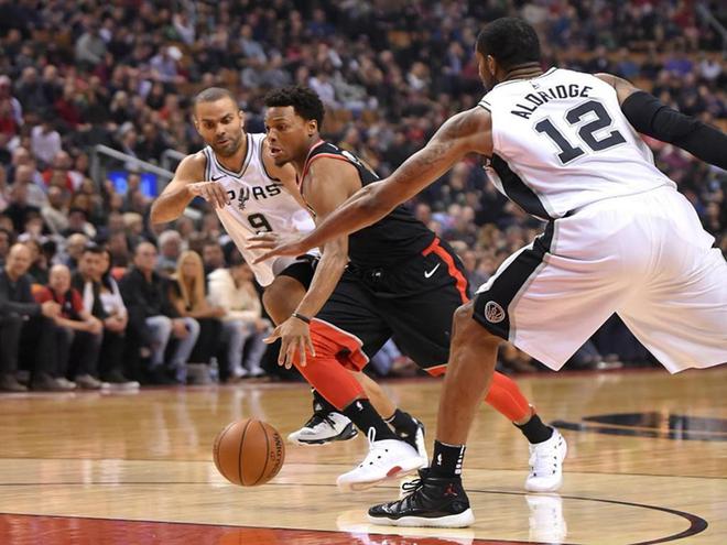 猛龙全队集中训练备战下一场硬仗