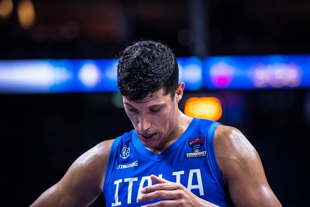 爱游戏-意大利球队主教练宣布辞职，引发变局