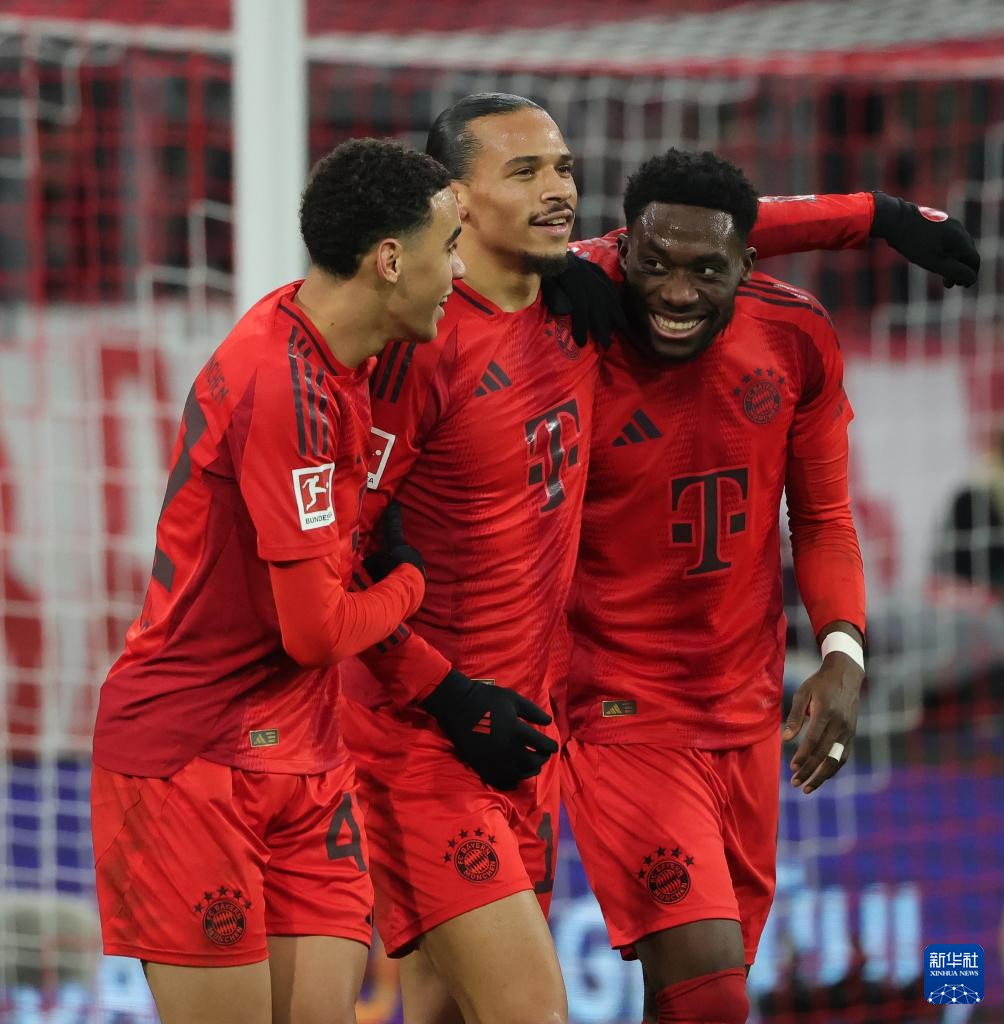 拜仁慕尼黑球员赢得关键比赛