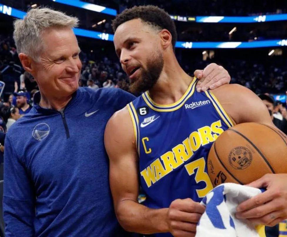 包含狼队主场告捷，步步逼近前四的词条