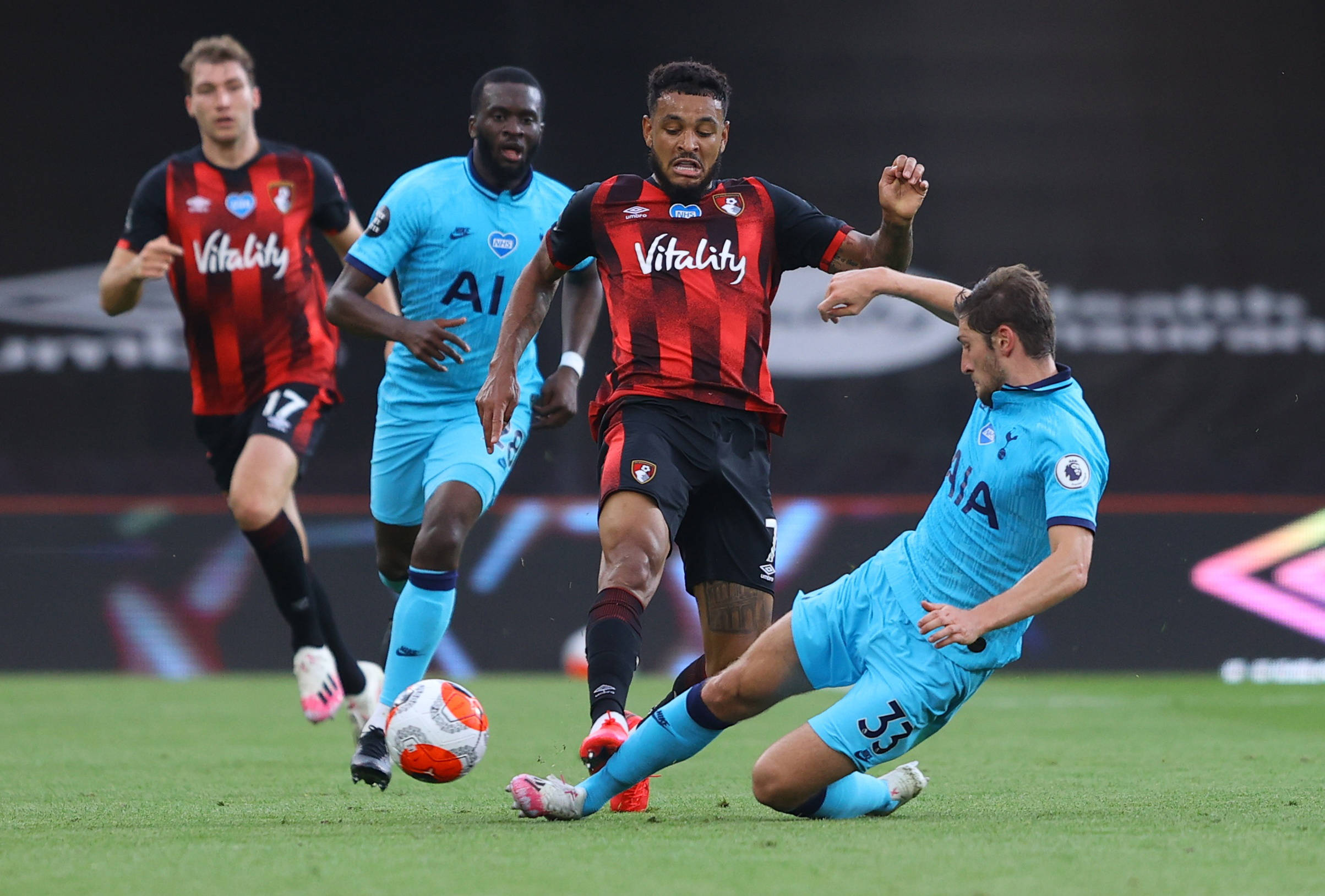 关于伯恩茅斯客场大胜，展现保级意志的信息