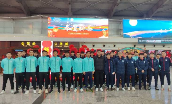 球员贡献出色比赛表现,获得赞誉 球员贡献出色比赛表现,获得赞誉