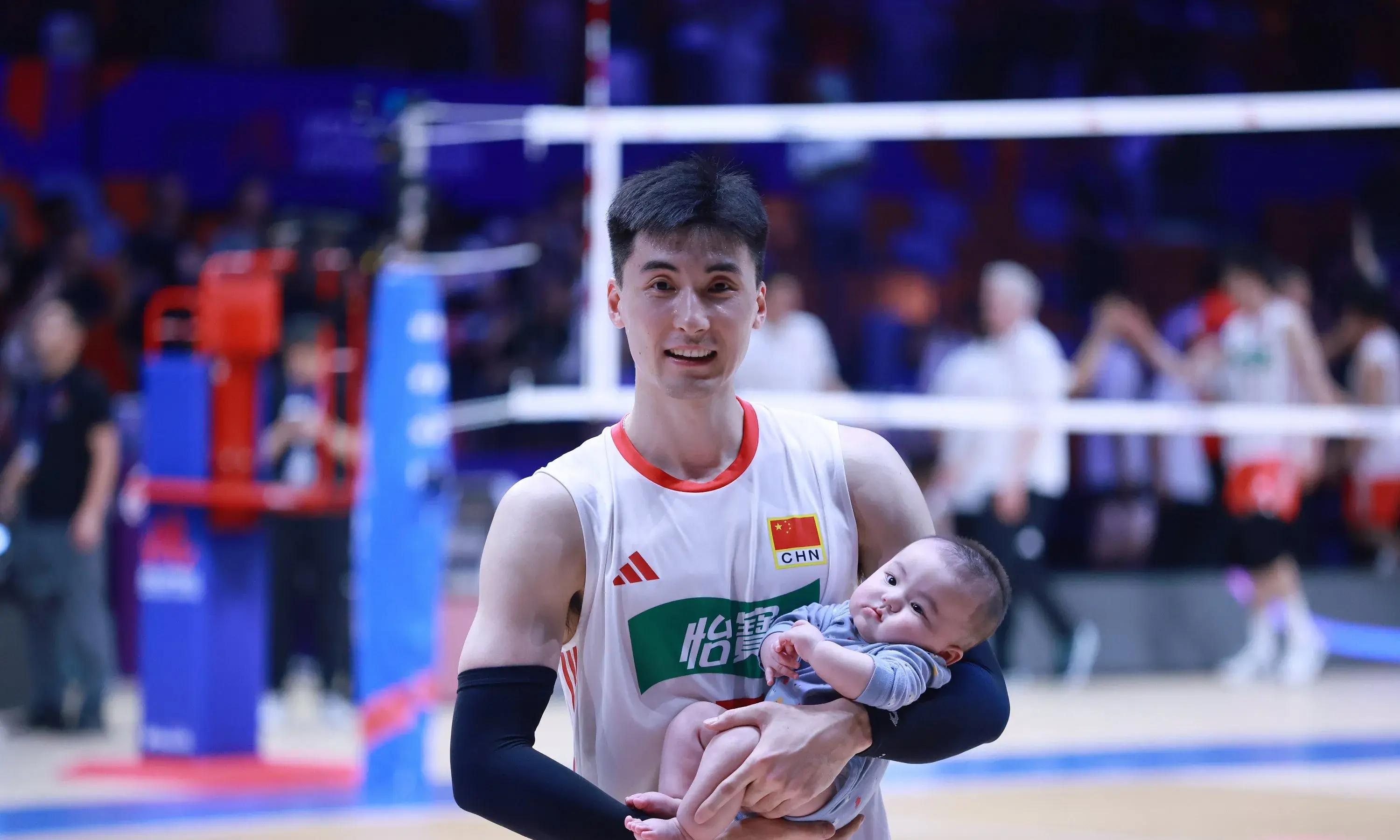 关于精妙战术部署下,球队成功击败对手,赢得胜利的信息 关于精妙战术部署下,球队成功击败对手,赢得胜利的信息