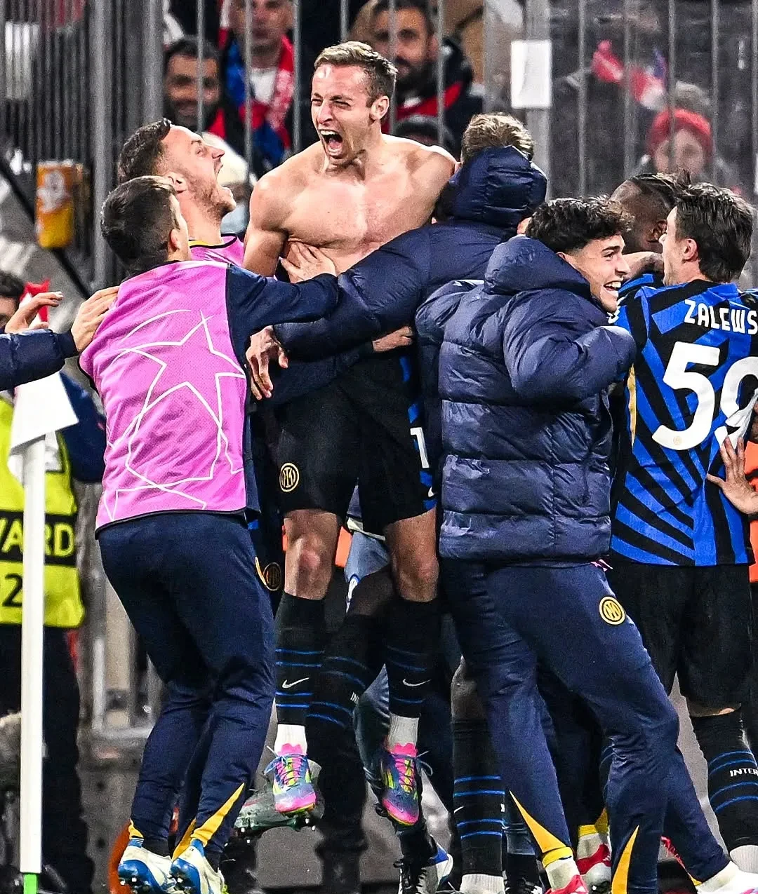 罗伯特·莱万多夫斯基再献绝杀，拜仁慕尼黑晋级半决赛的简单介绍