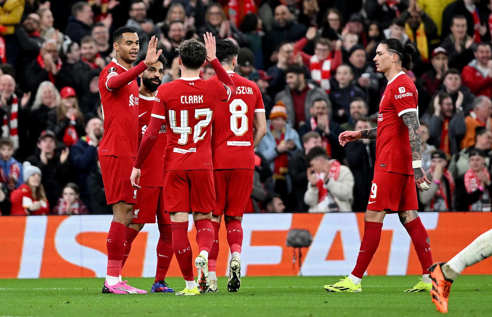 爱游戏入口-利物浦队备战欧战榜首，球队全力以赴