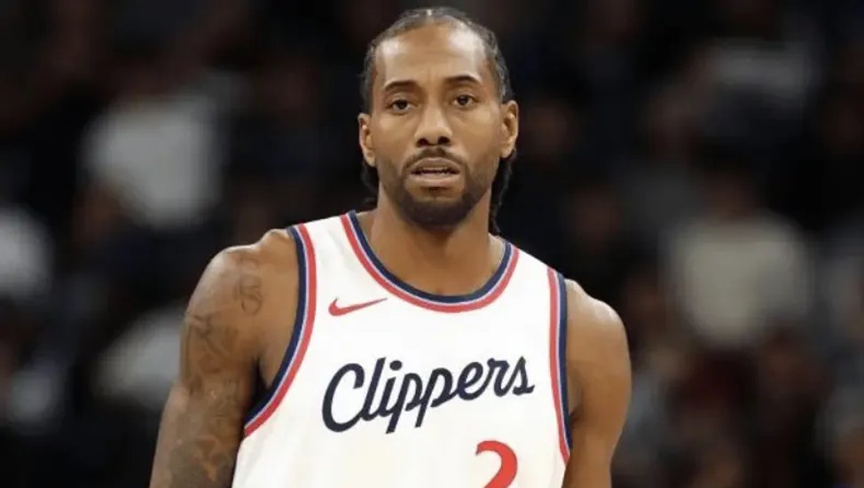 爱游戏官网-伦纳德频频超神表现，快船队斩获胜利