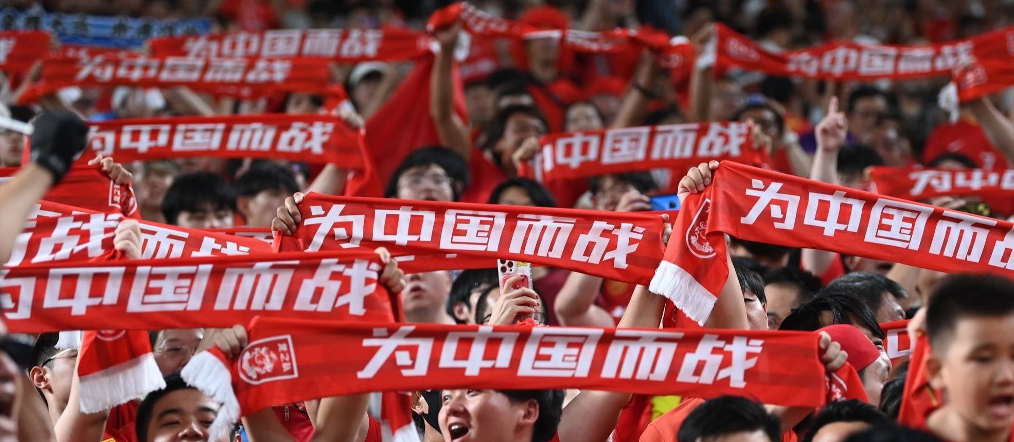 爱游戏-新赛季国内职业足球热火朝天，球员技艺精湛的简单介绍