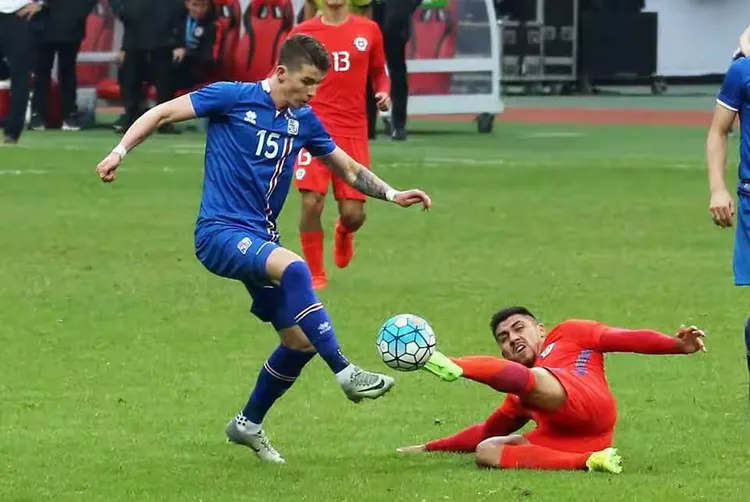 包含智利遭遇苏格兰，欧洲杯资格直落一阵无解的词条