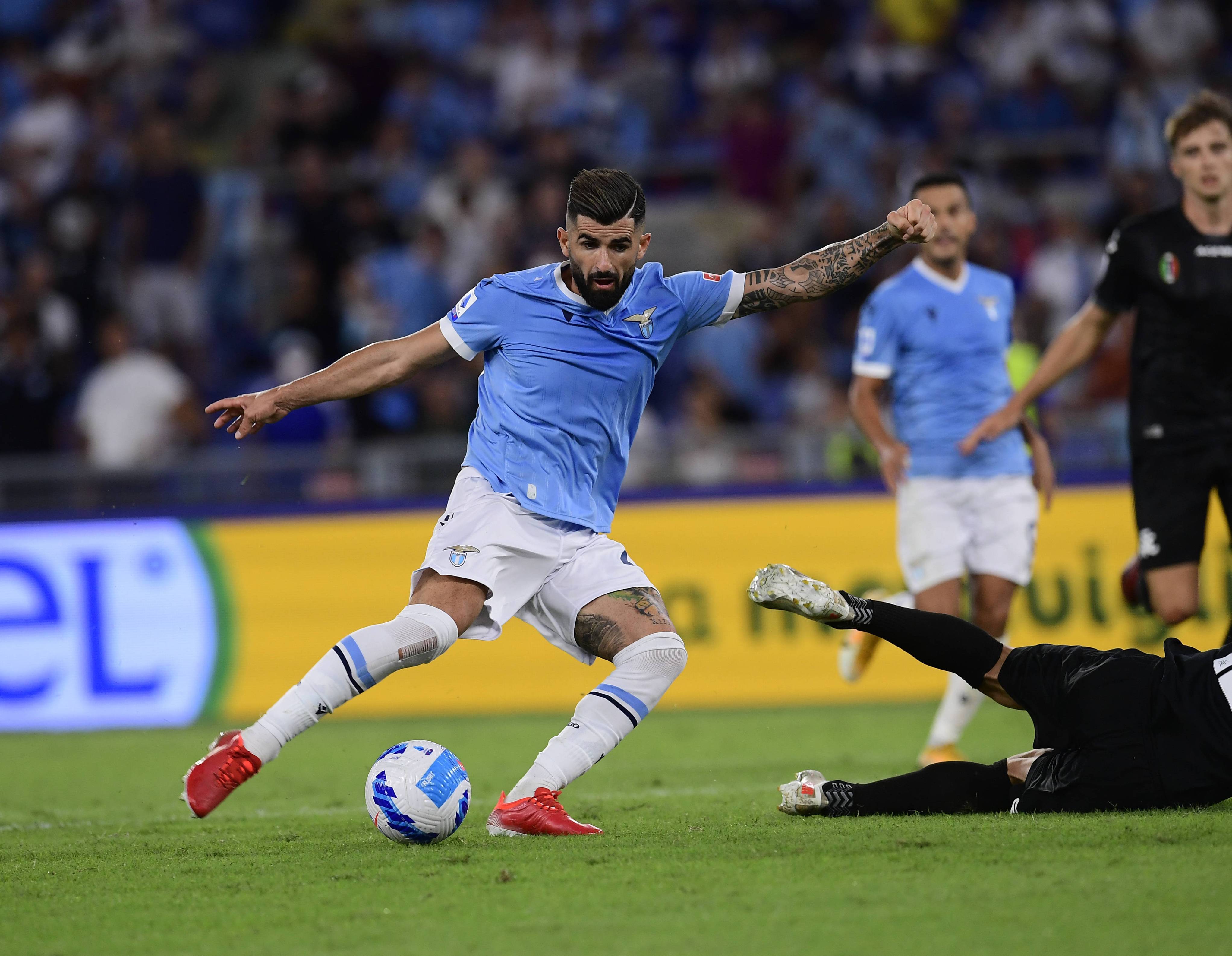 爱游戏官网-关于法兰克福中场表现出色，成为亮点的信息