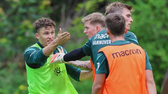 关于汉诺威主帅战术奏效,德甲球队连续取得胜利的信息 关于汉诺威主帅战术奏效,德甲球队连续取得胜利的信息