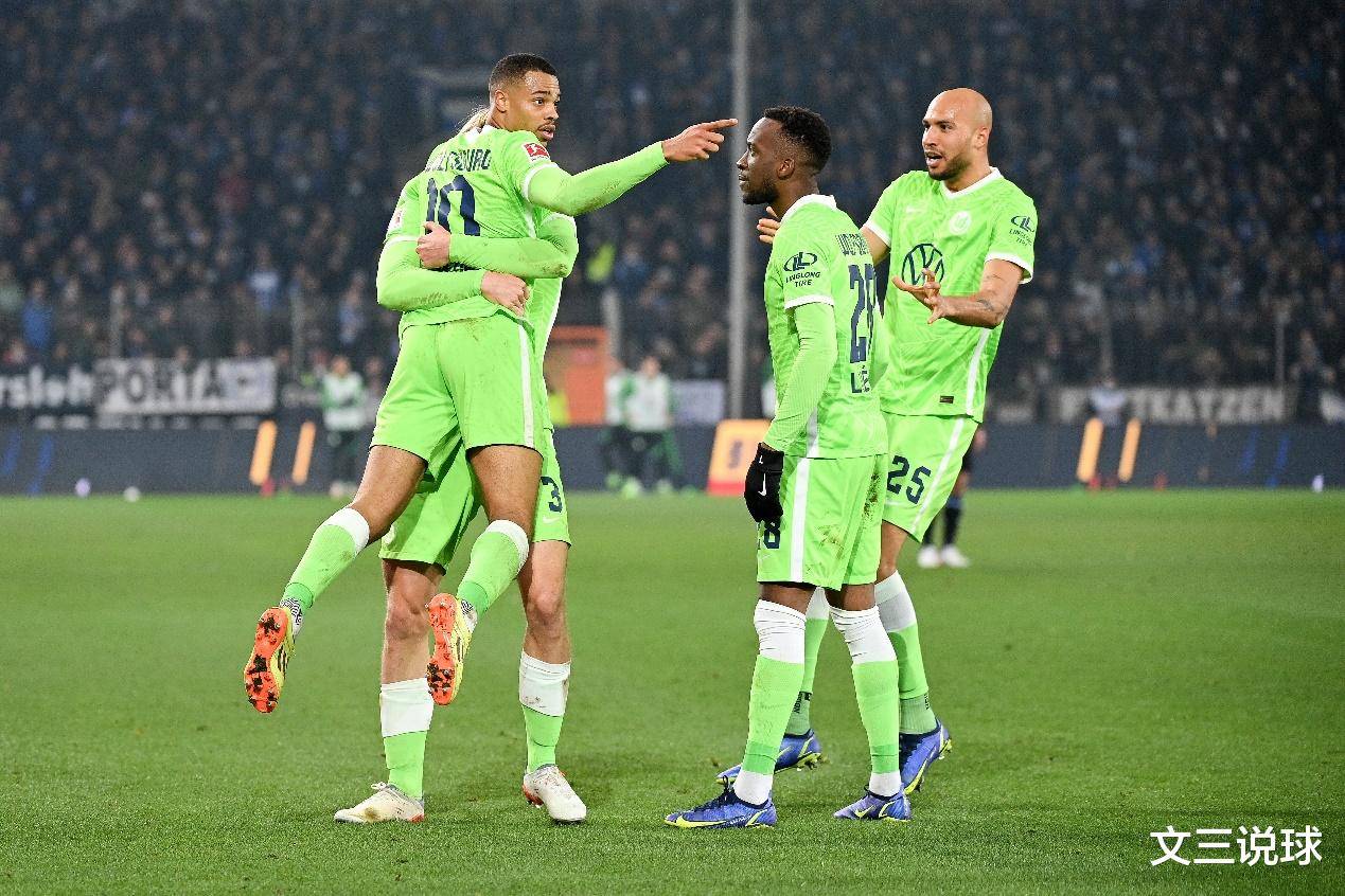 爱游戏登录入口-包含沃尔夫斯堡中锋低迷表现，遭遇连场封堵的词条