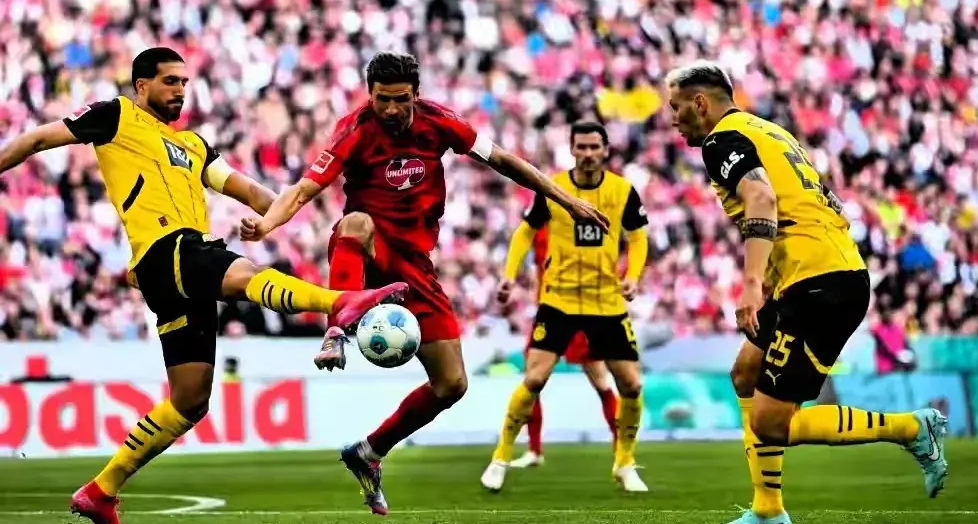 胜负悬念!球场上的精彩战斗 胜负悬念!球场上的精彩战斗