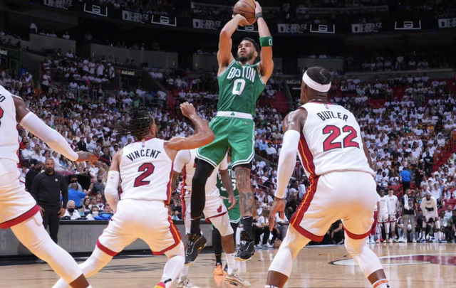 劲敌对决!欧洲国际比赛场上的鏖战不断 劲敌对决!欧洲国际比赛场上的鏖战不断