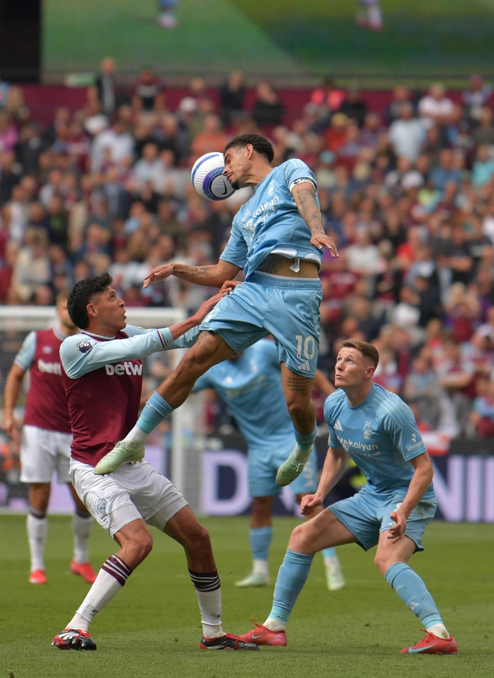 爱游戏在线登录-汉诺威队客场作战，积极备战对手