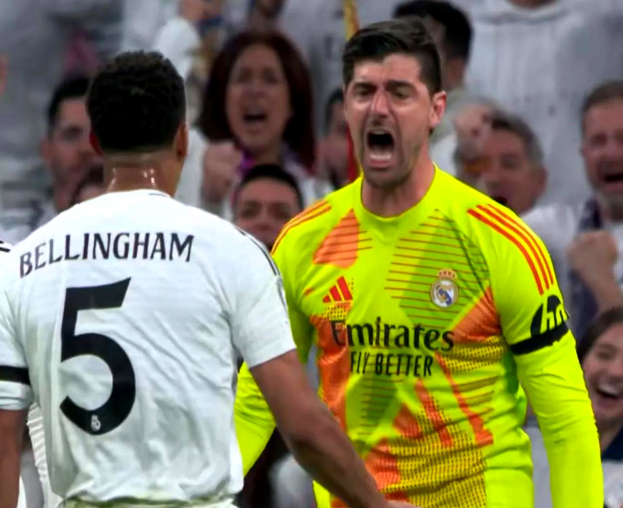 爱游戏官方入口-阿贾克斯壮举继续，欧冠冠军宝座争夺白热化！的简单介绍