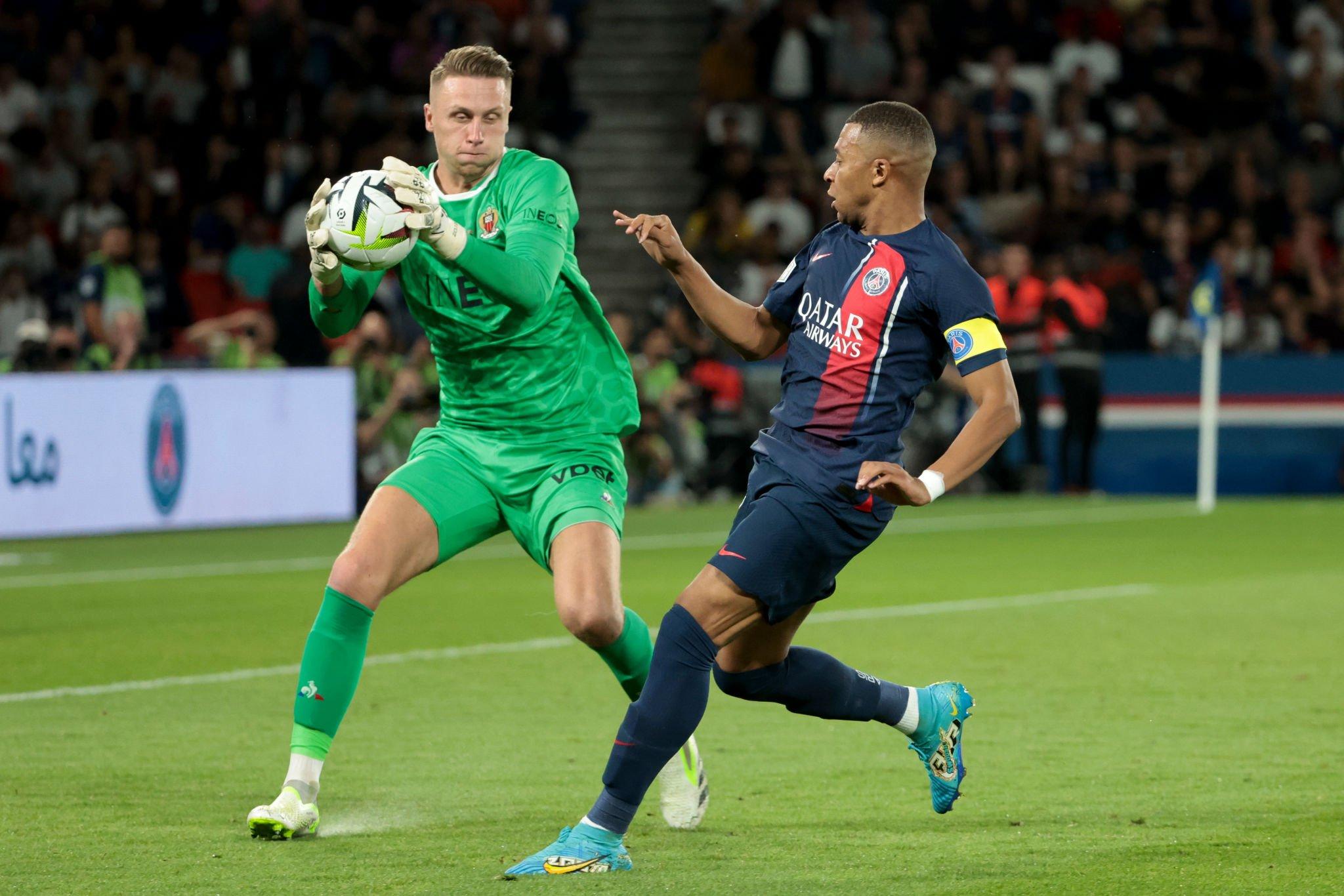 爱游戏在线-尼斯门将当选法甲最佳门将，贡献多次精彩扑救