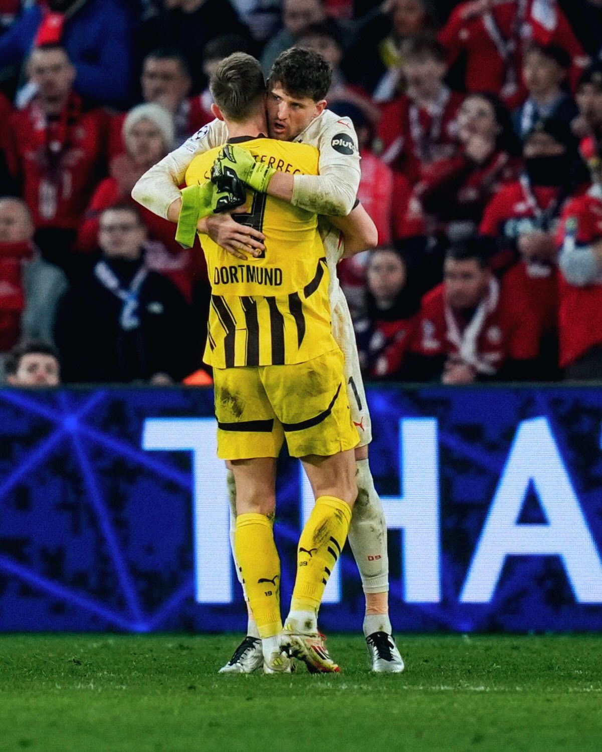 巴黎客场大胜多特蒙德,晋级八强 巴黎客场大胜多特蒙德,晋级八强