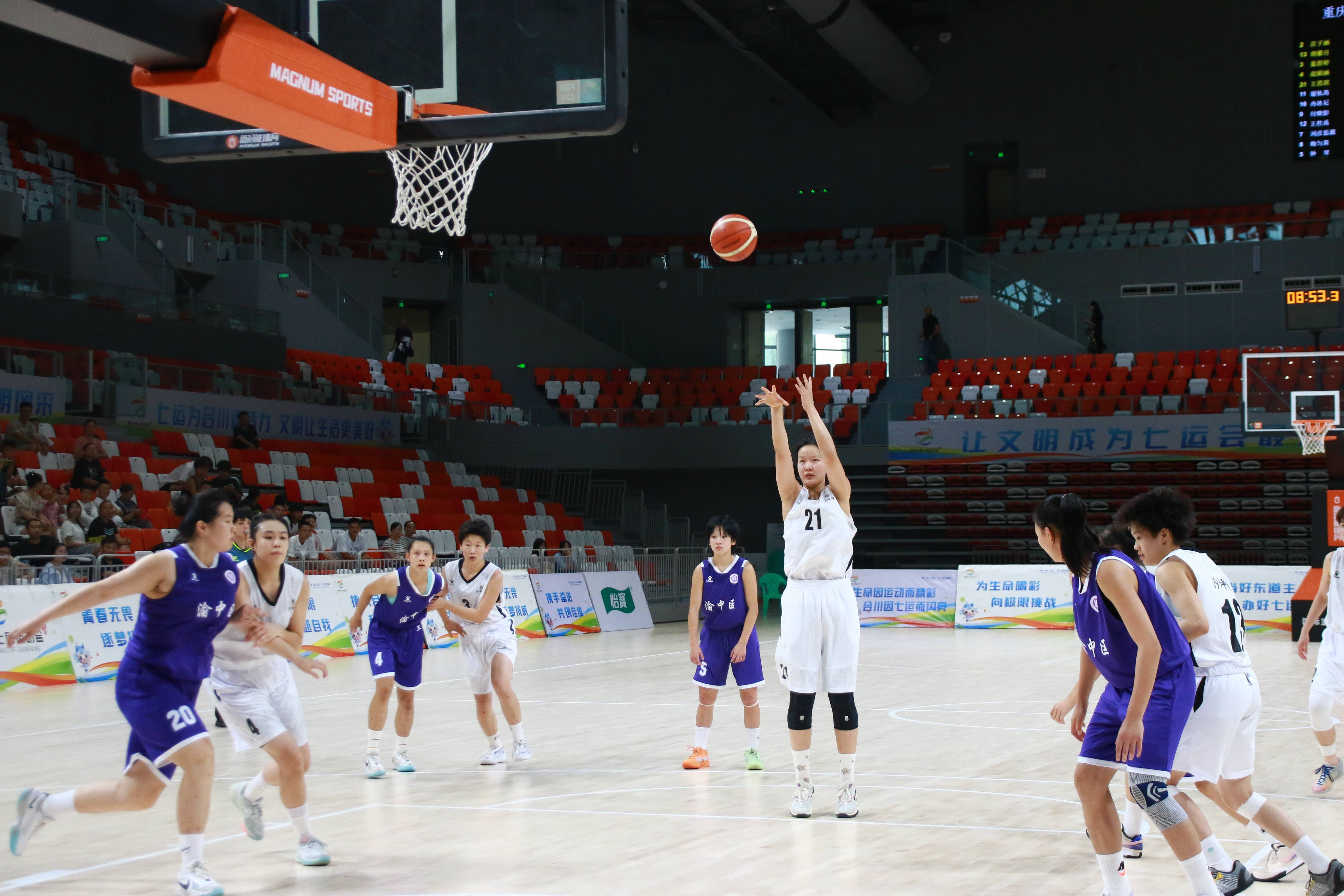 精彩篮球比赛点燃赛场,球队火热对抗 精彩篮球比赛点燃赛场,球队火热对抗