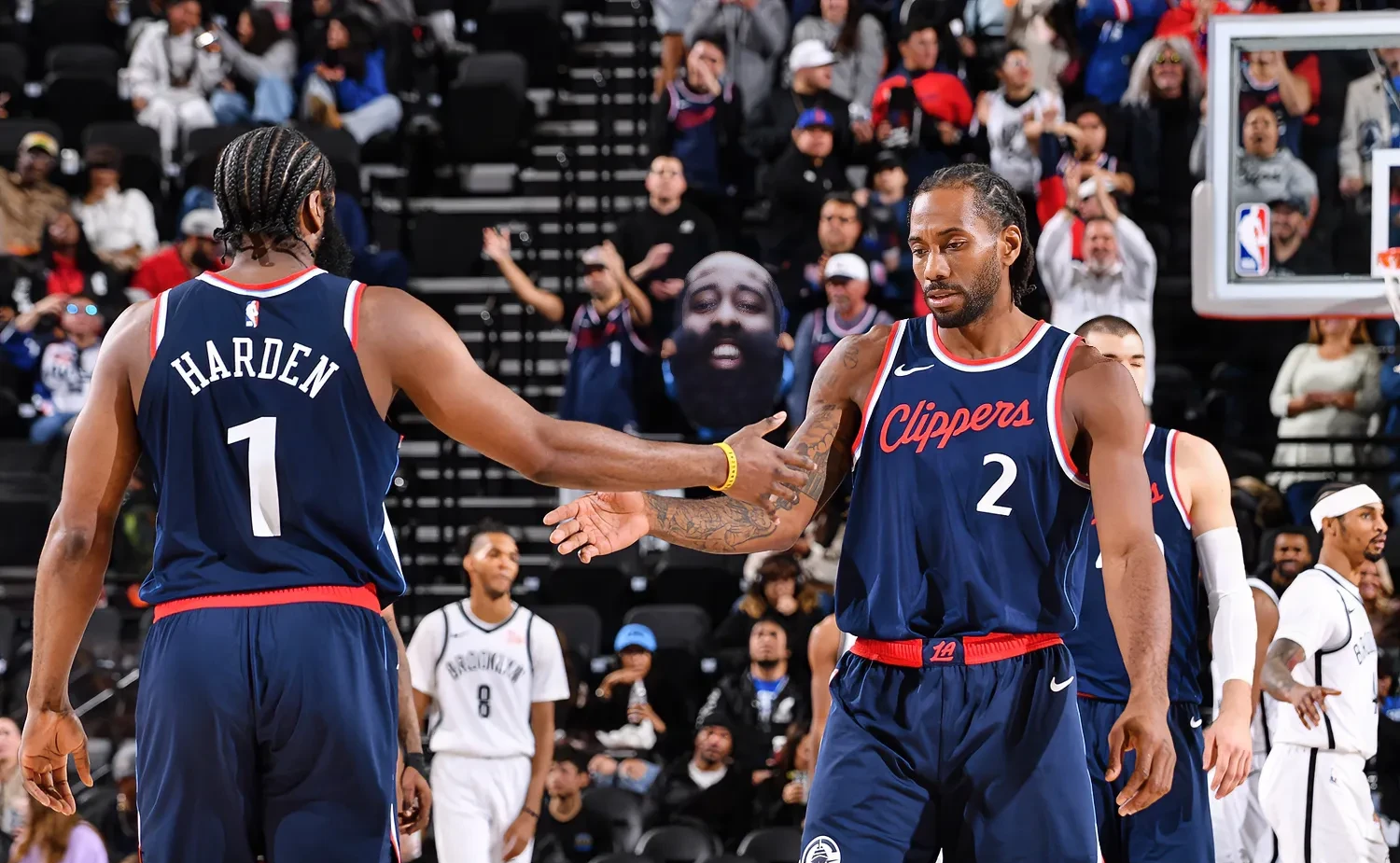 快船客场艰难战胜森林狼 快船客场艰难战胜森林狼